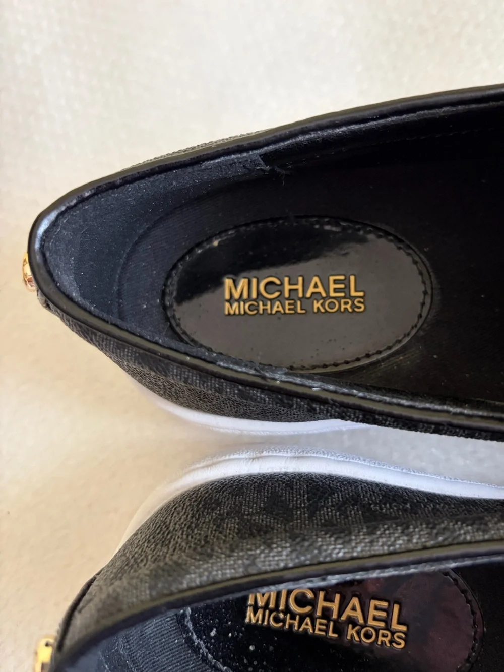 Michael Kors Women’s Black & White Slip-On Logo Casual Sneakers Sz 7.5 - Picture 5 of 7